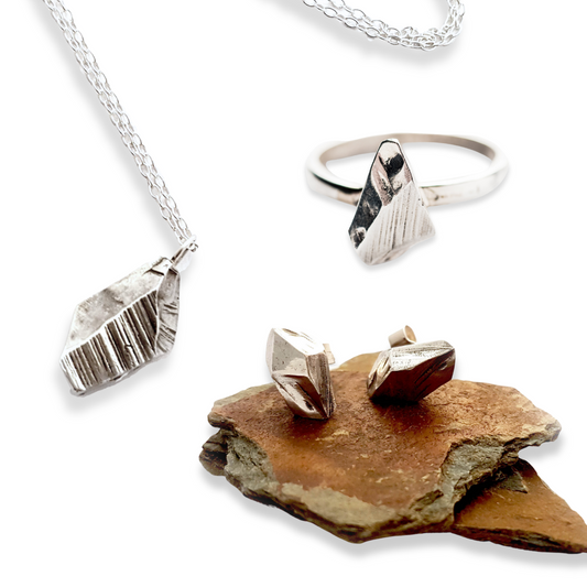 Ore Set 1 (with stud earrings)