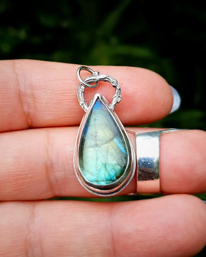 Labradorite Woodland Pendant