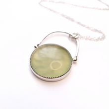 Load image into Gallery viewer, Peekaboo Serpentine Fern Necklace
