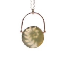 Load image into Gallery viewer, Peekaboo Serpentine Fern Necklace
