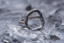 Load image into Gallery viewer, Foss Circlet Ring
